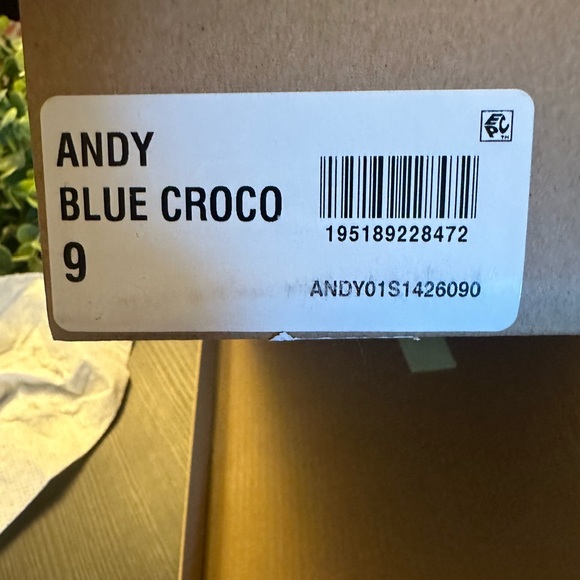 Size 9 Steve Madden Andy blue croc style - Picture 2 of 8